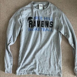 Tree Hill Ravens Basketball tee